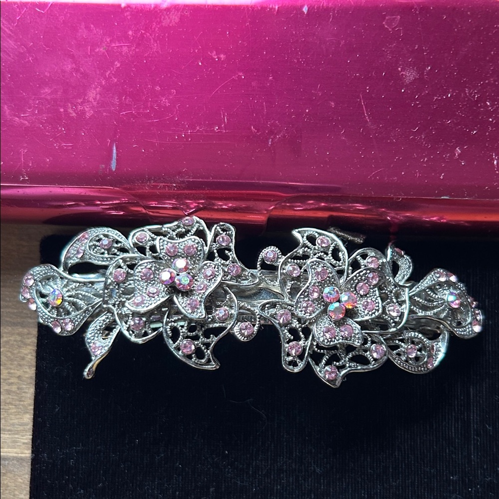 Beautiful flower rhinestone Barrett